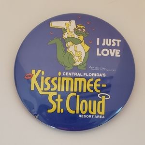 KISSIMMEE ST CLOUD FLORIDA RESORT AREA ALLIGATOR BUTTON PIN BACK SOUVENIR